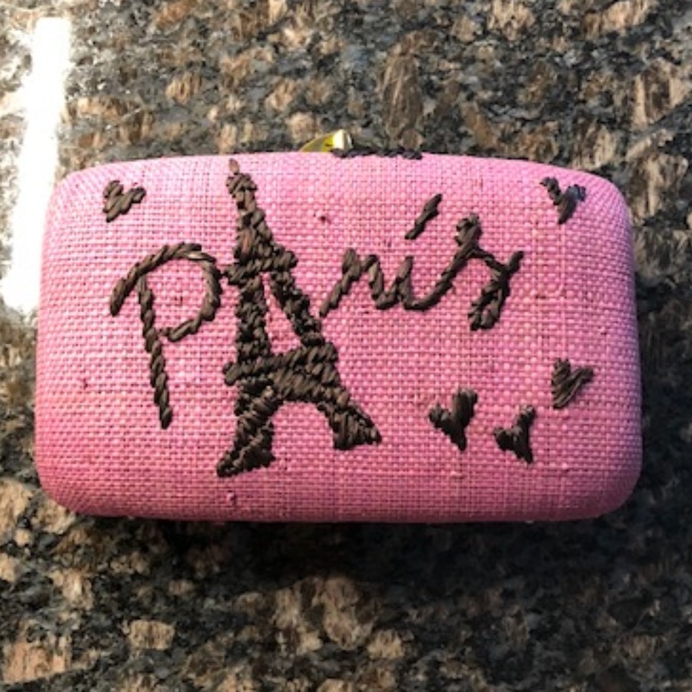 Kayu Paris Clutch